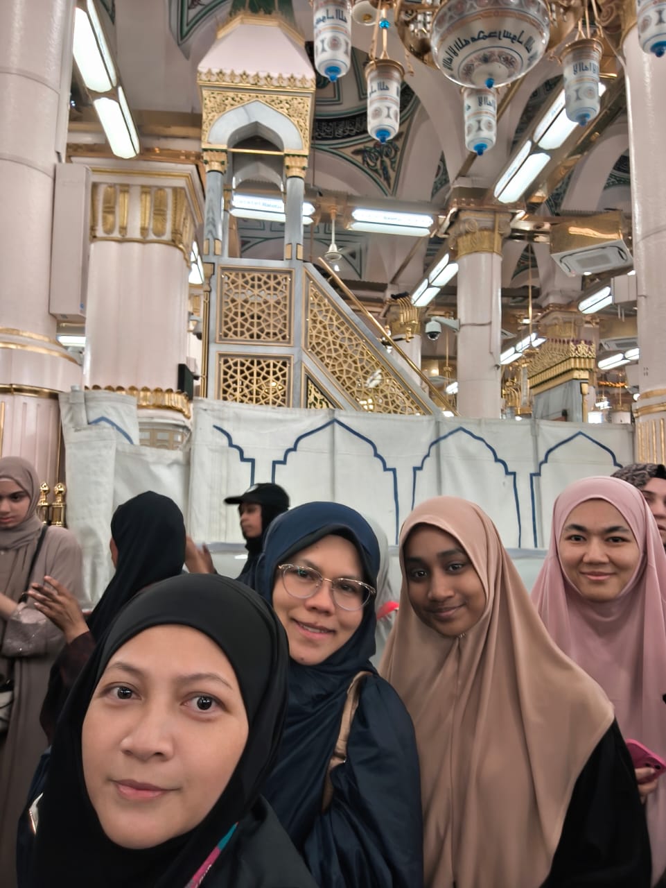 Rohana bersama jemaah di Tanah Suci, foto 9