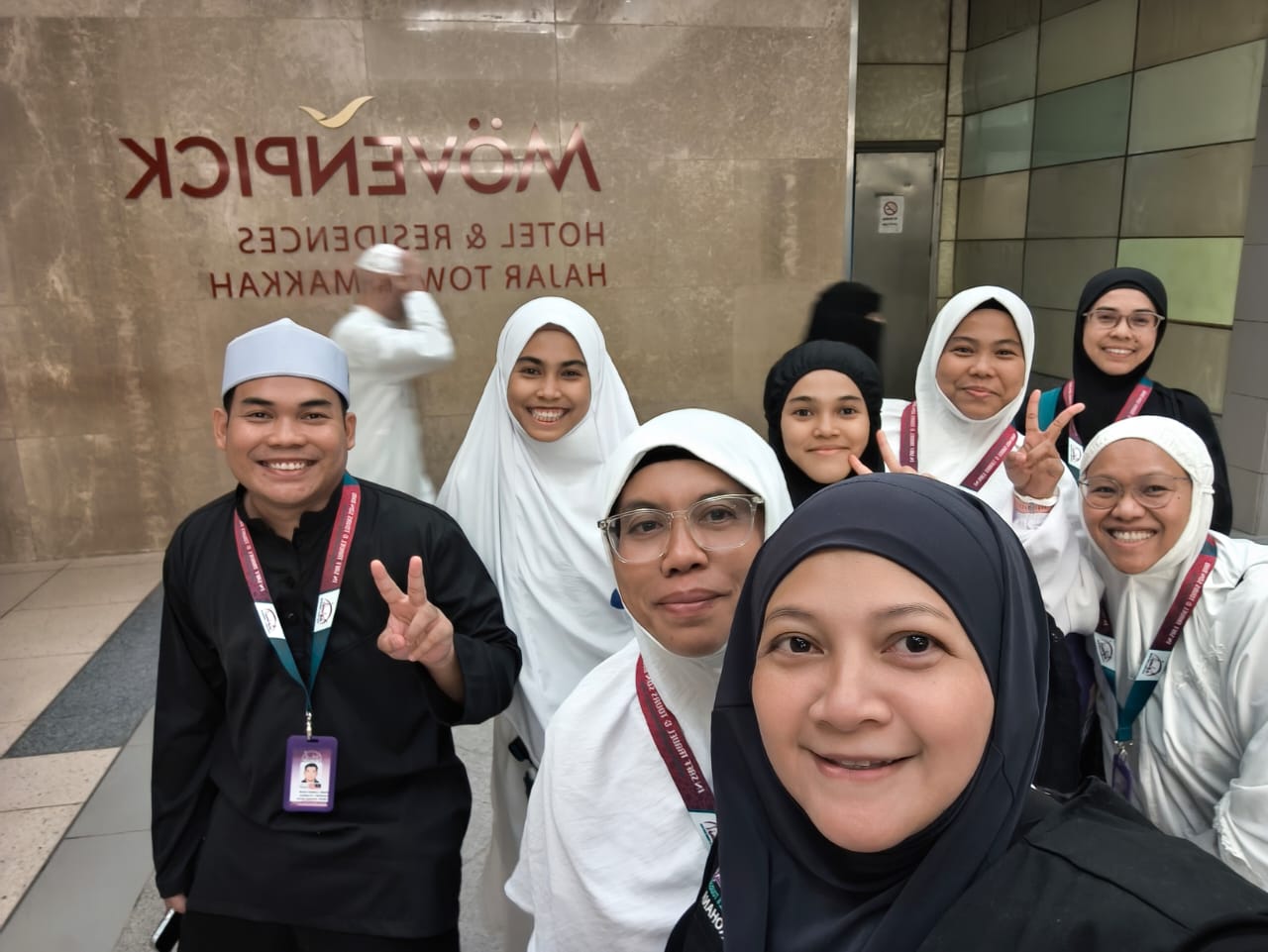Rohana bersama jemaah di ruang legar, foto 16
